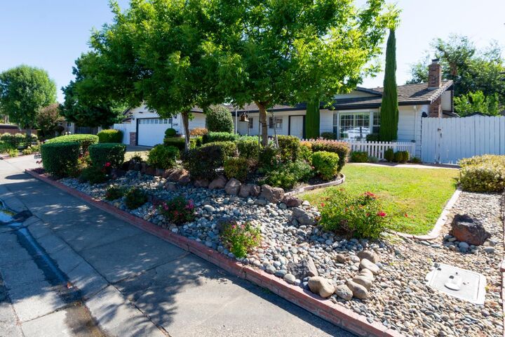 Property Photo:  2040 Linden Grove Way  CA 95608 