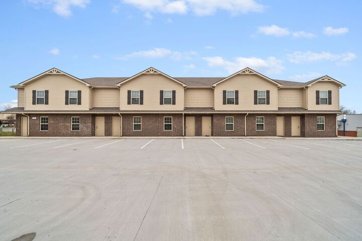 Property Photo:  931 Professional Park Dr 3D  TN 37040 