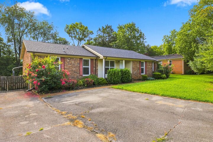 Property Photo: 2310 Tinnell Ct TN 37129