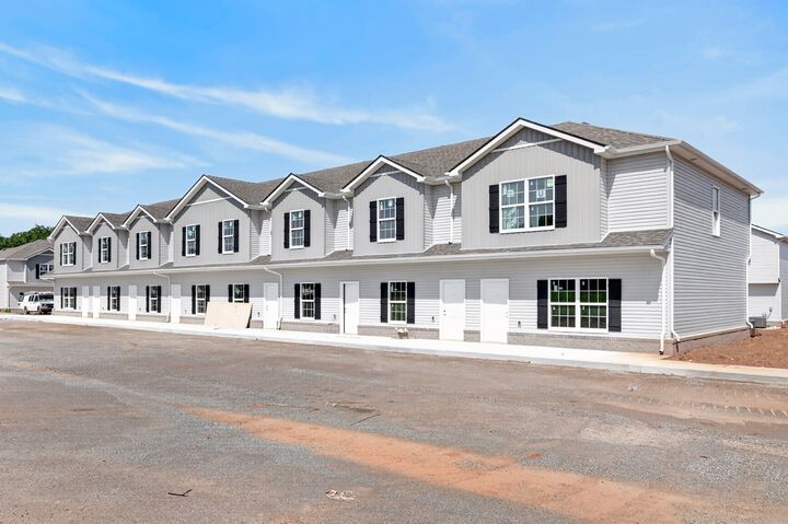 Property Photo: 299 Summitcrest Drive M1& M8 TN 37040