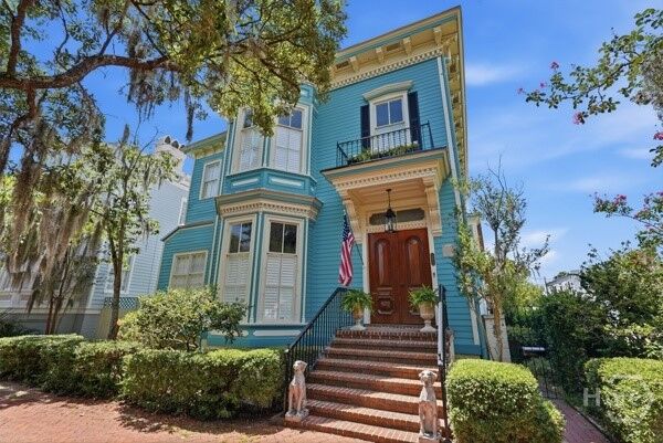 Property Photo:  207 E Gwinnett Street  GA 31401 