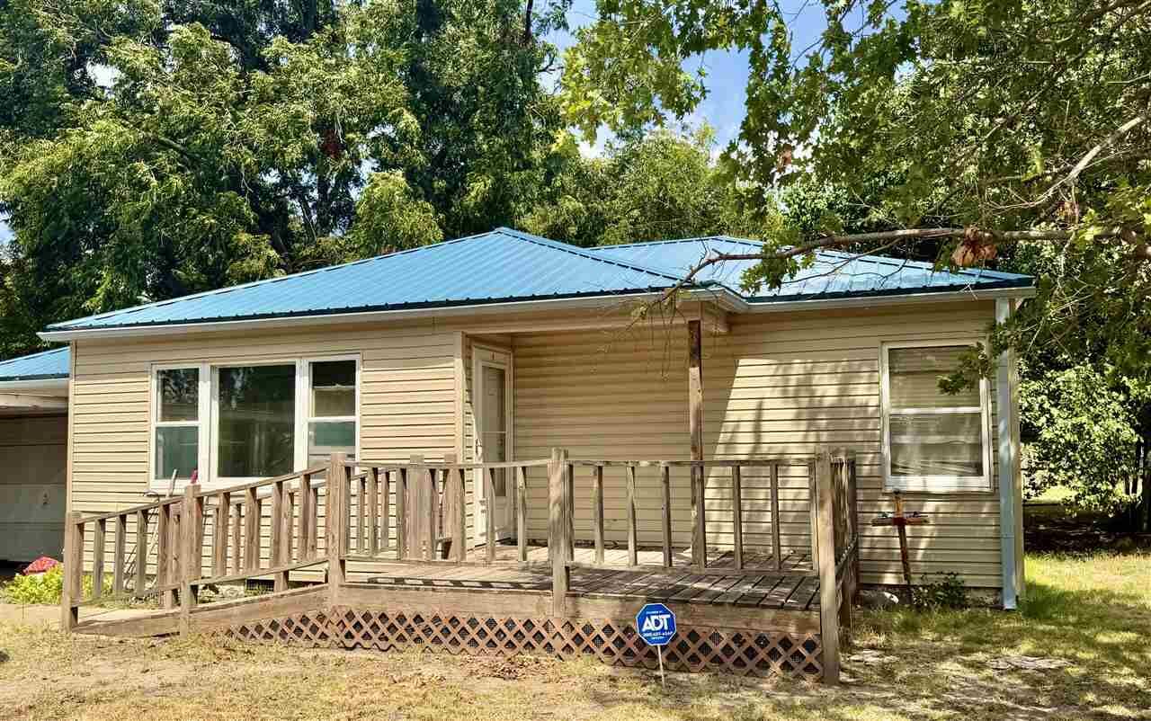 Property Photo:  954 N 8th Street  OK 74631-2 