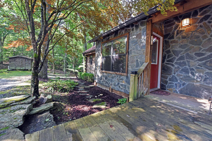 Property Photo:  566 Sharewood Forest  GA 30560 