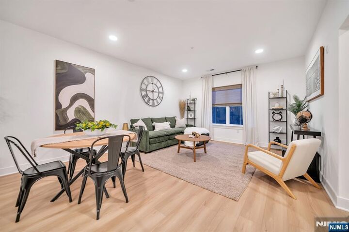 Property Photo:  20 Encampment Court 111  NJ 07045 