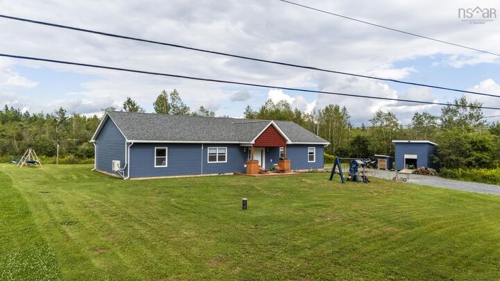 215 Grono Road — photo 1