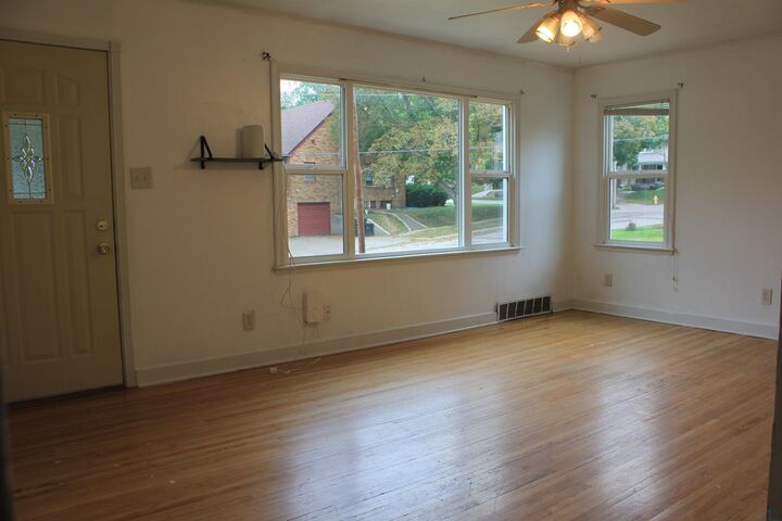 Property Photo:  814 34th St  IA 51104 