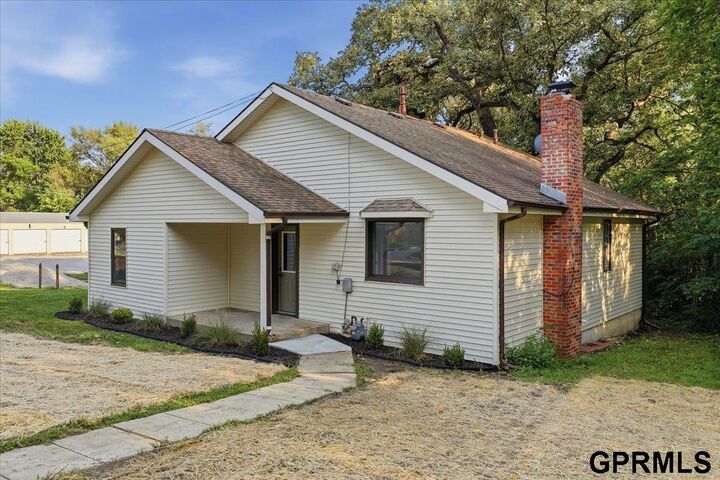 Property Photo:  702 S 15th Street  NE 68410 