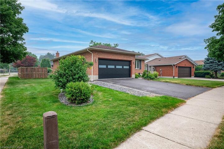 Property Photo: 363 Twinflower Crescent ON N2V 1X2