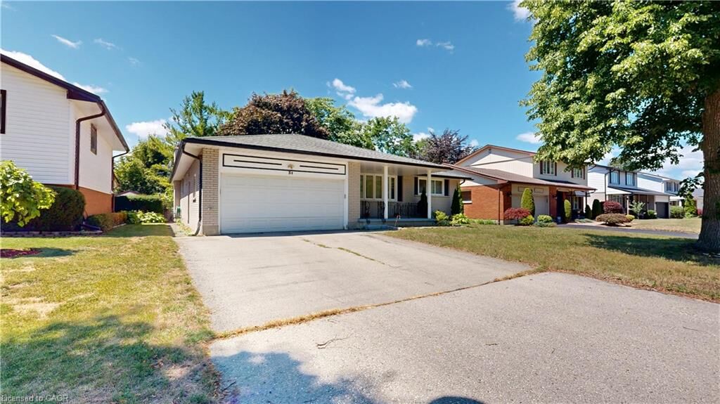 Property Photo: 31 Applewood Lane ON N6J 3P9