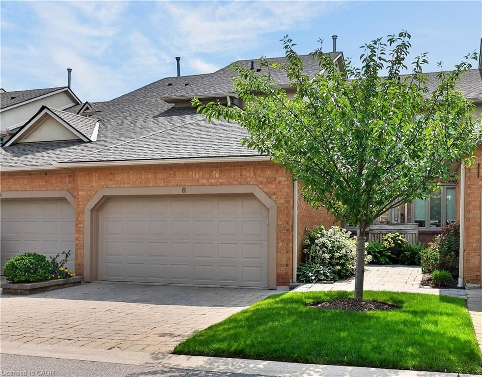 Property Photo: 1724 The Chase 6 ON L5M 4P2
