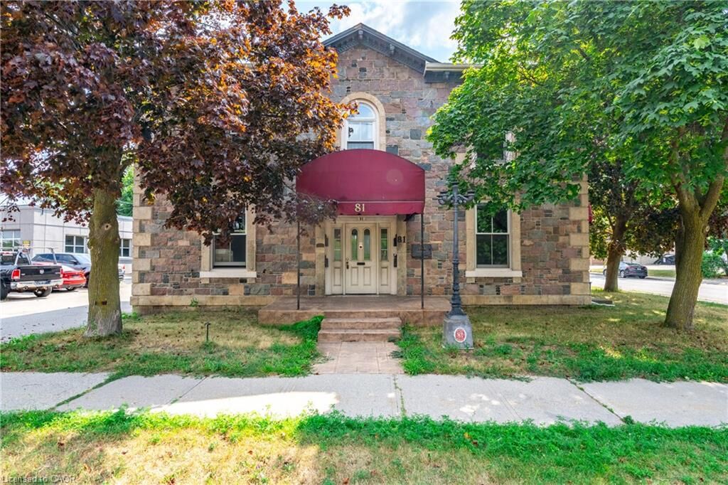 Property Photo:  81 Water Street S 2  ON N1R 3C9 