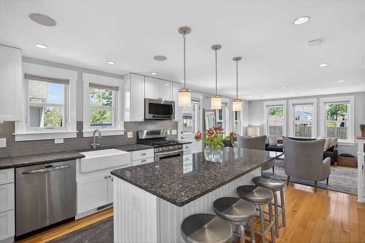 Property Photo:  7 Conant Street Unit 4  MA 02657 