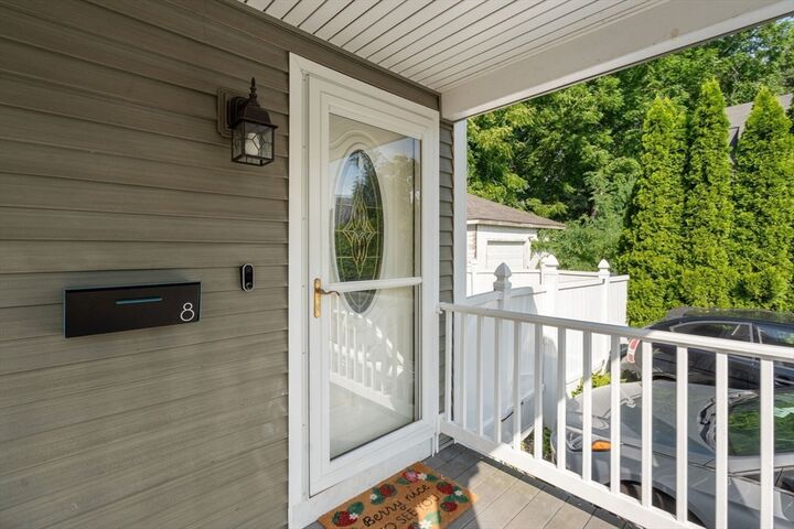 Property Photo:  8 Concord Ter 8  MA 01702 
