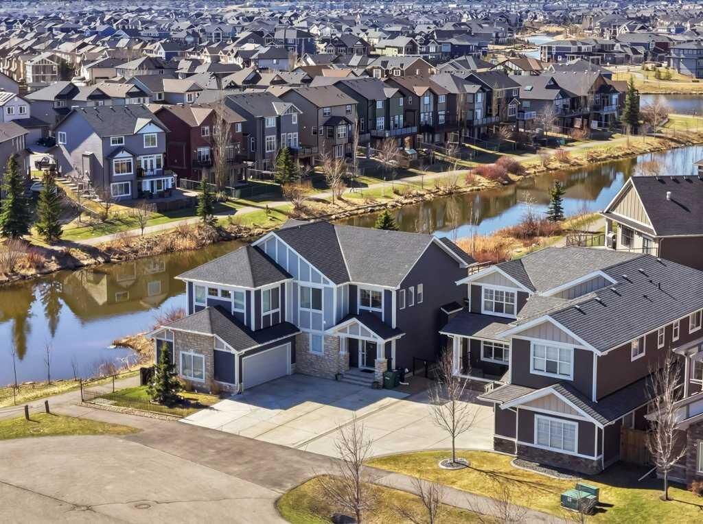 Property Photo: 471 Canals Boulevard SW AB T4B 0K1