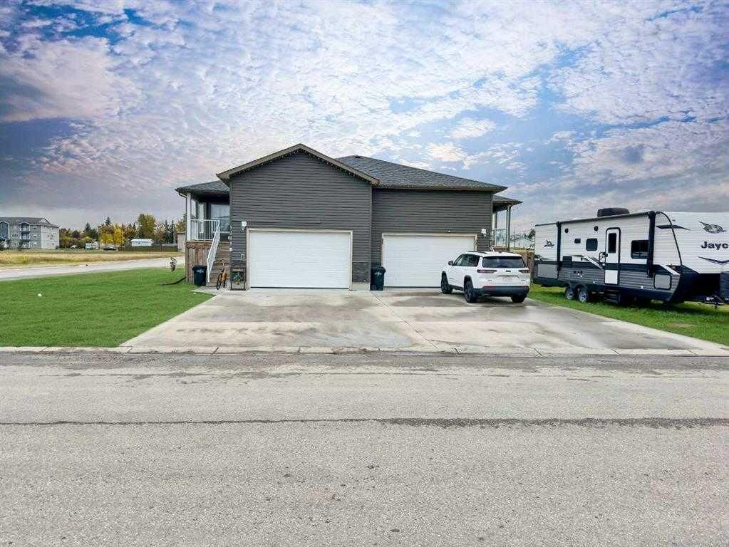 Property Photo:  5215 52 Street B  AB T0H 3N0 