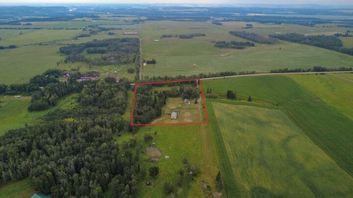 Property Photo:  34072 Range Road 53  AB T0M 1X0 