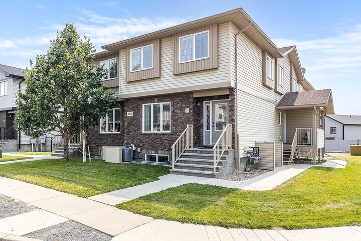 Property Photo: 4952 Southlands Drive SE 1 AB T1B 0E9