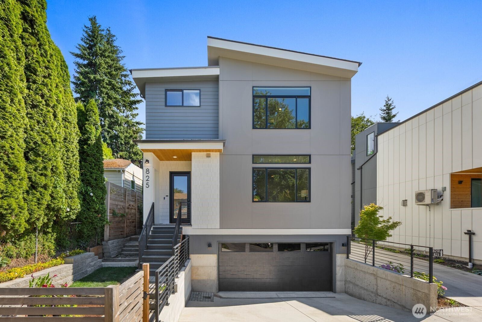 Property Photo: 825 NE 105th Street WA 98125