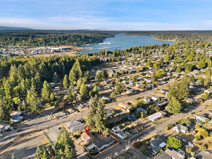 Property Photo:  1816 S 1st Street  WA 98584 
