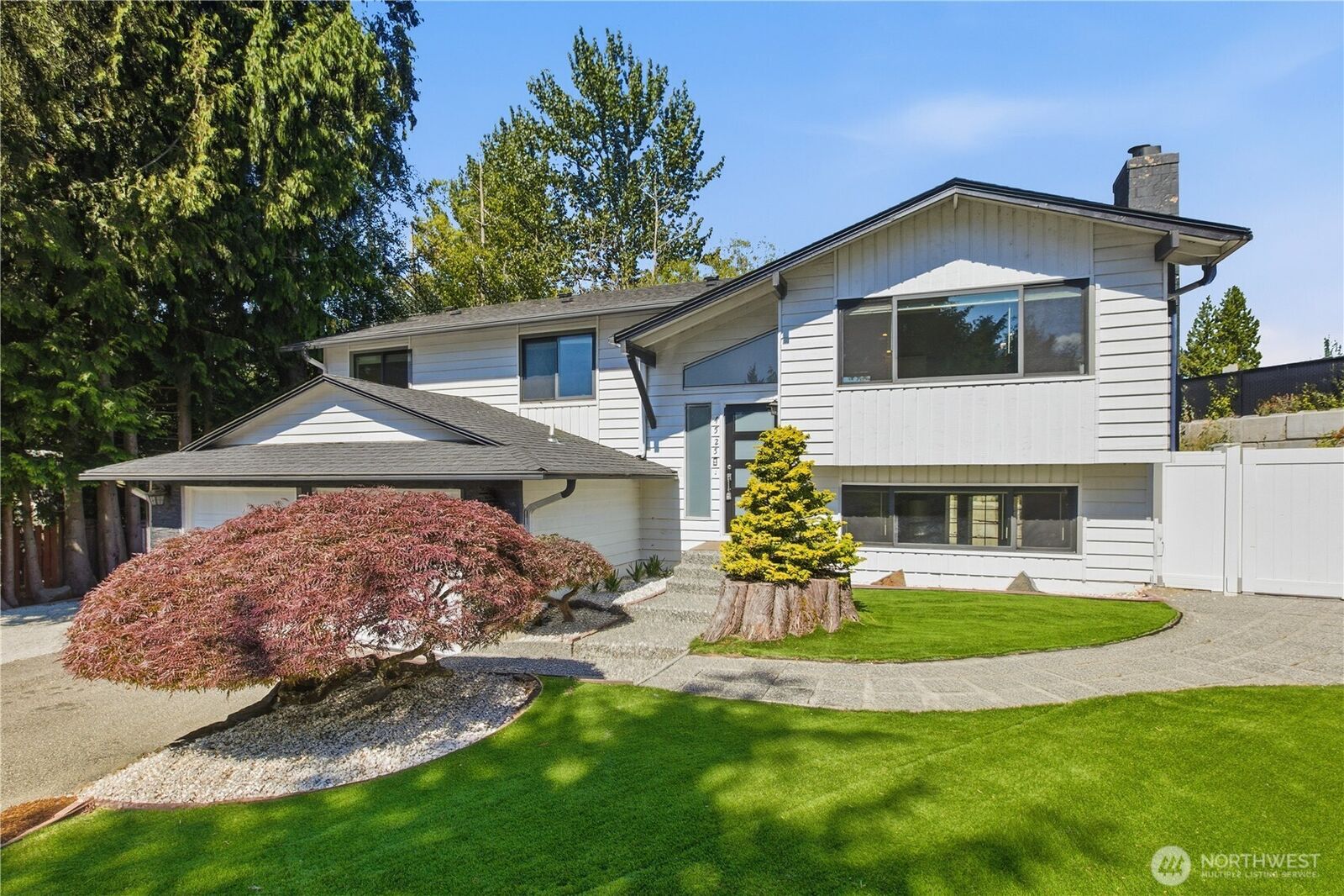 Property Photo:  4525  149th Place SW  WA 98087 