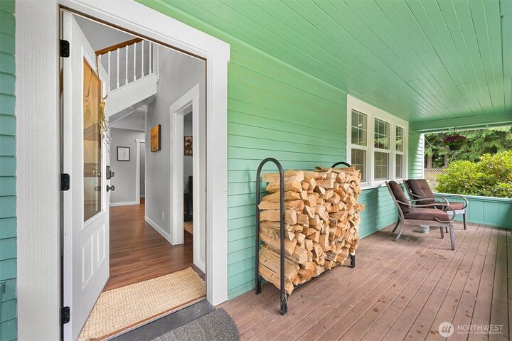 Property Photo:  7530  Woodland Drive  WA 98248 