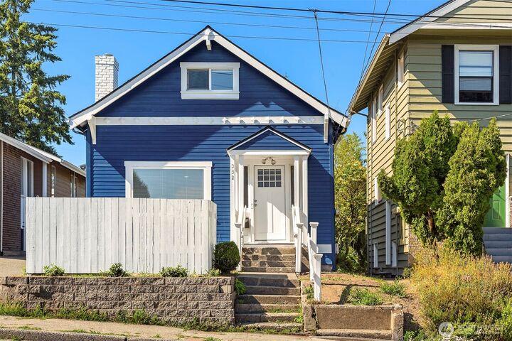 Property Photo: 332 NE 50th Street WA 98105