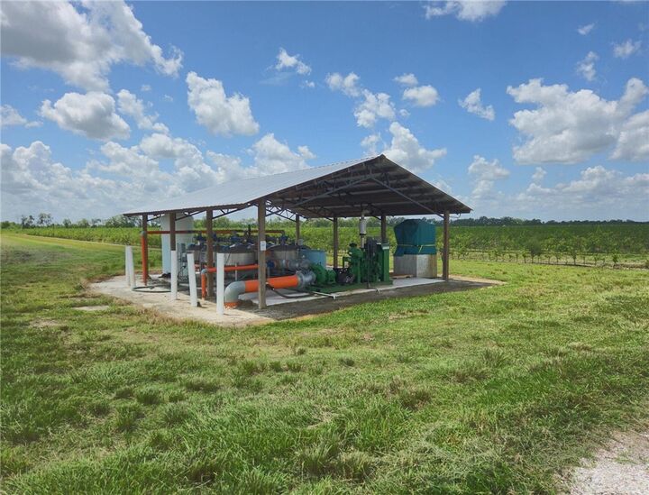 Property Photo: 825 118th Avenue FL 32966