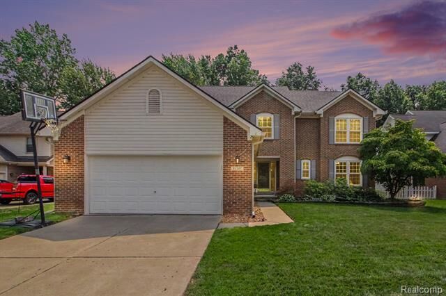 Property Photo:  22507 Fawn Road  MI 48183 