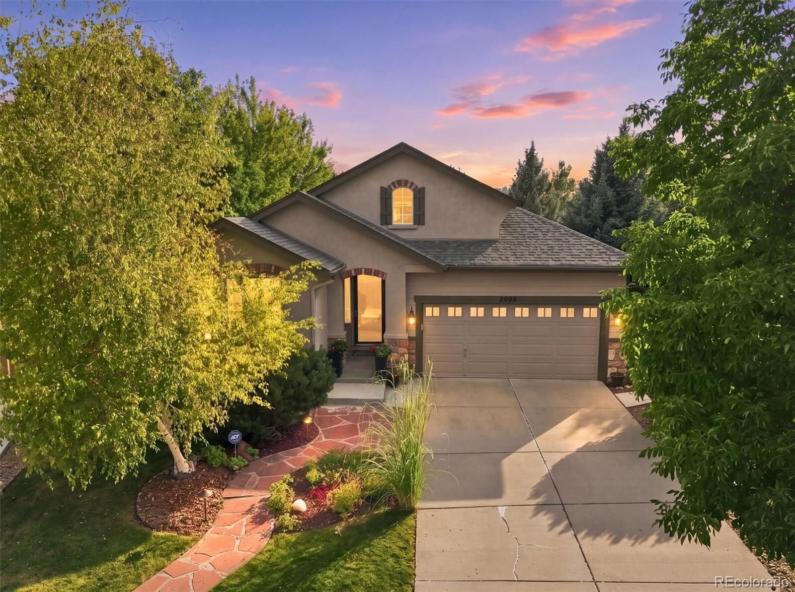 Property Photo: 2908 Oakshire Court CO 80126