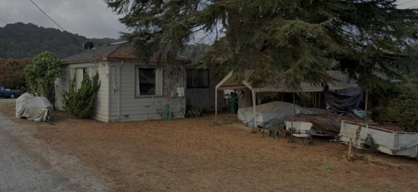 Property Photo:  86 Oak Road  CA 95076 