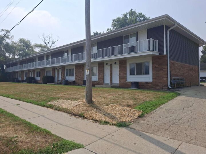 Property Photo:  1405 Oconomowoc Avenue  WI 53094 