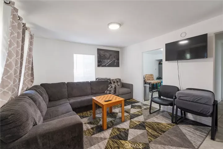 Property Photo:  2521 E 129th  CA 90222 