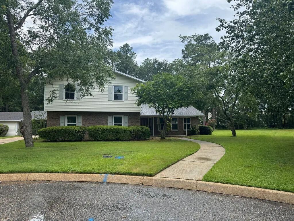 Property Photo:  610 Collingswood Drive  AL 36301 