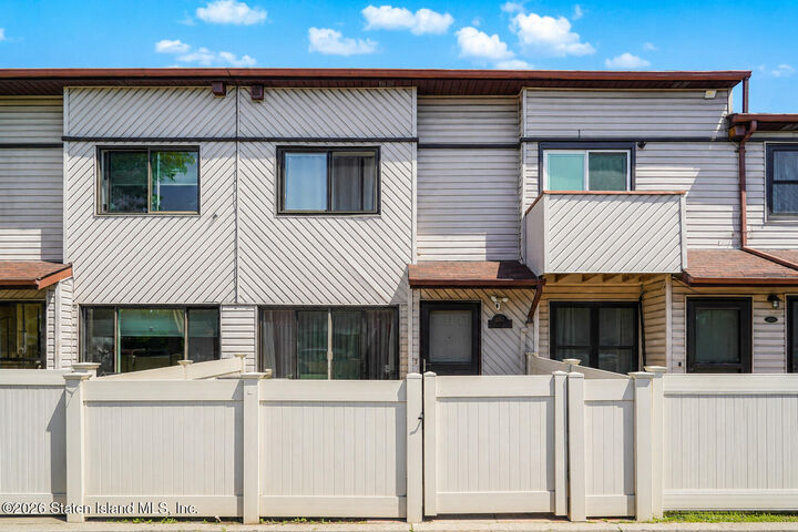 Property Photo:  492 Lisk Avenue A  NY 10303 
