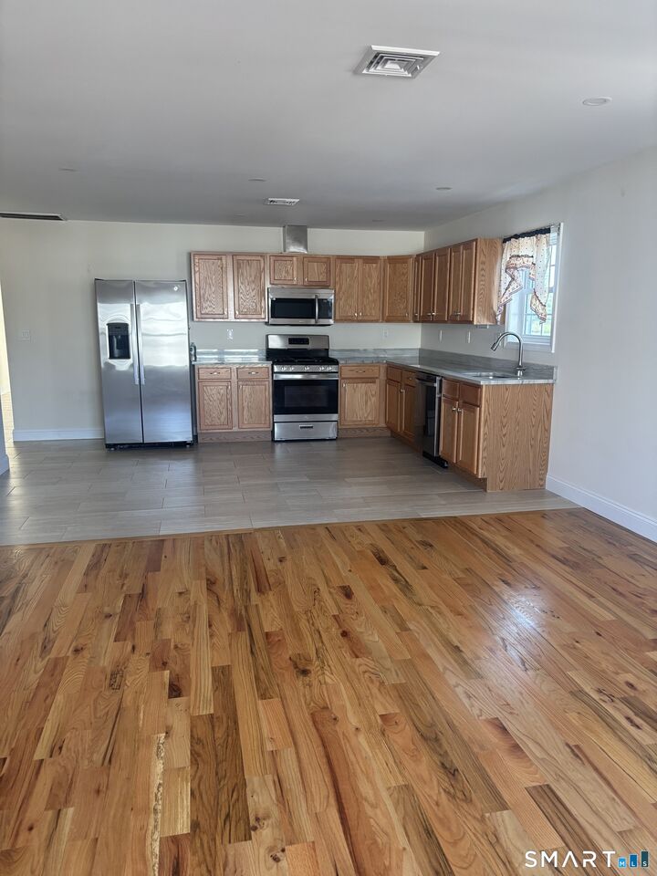 Property Photo:  35 Hemingway Avenue C  CT 06512 