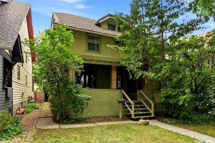 21 Angus Crescent — photo 1
