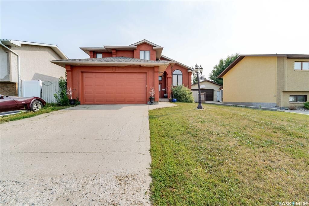 Property Photo: 294 Wellington Drive SK S6K 1A4