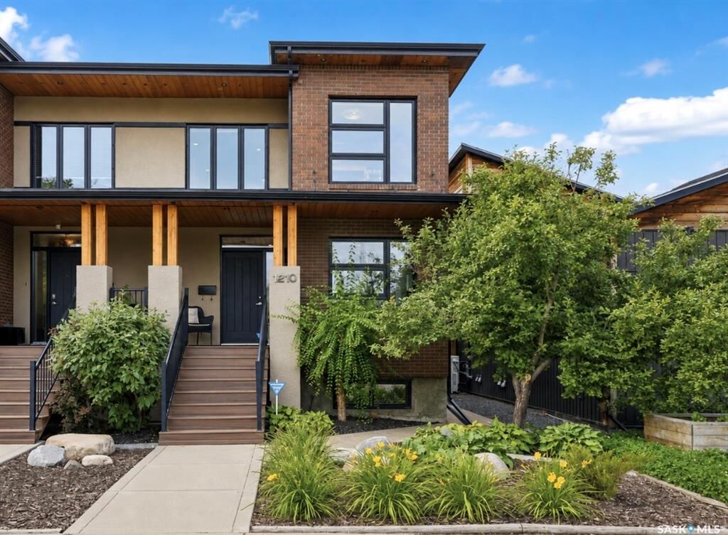 Property Photo: 1210 Broadway Avenue SK S7H 2A3