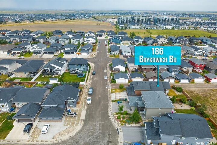 Property Photo: 186 Boykowich Bend SK S7W 0S4