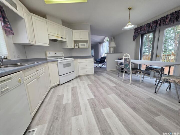 Property Photo: 61 Prairie Sun Court SK S9H 3X6