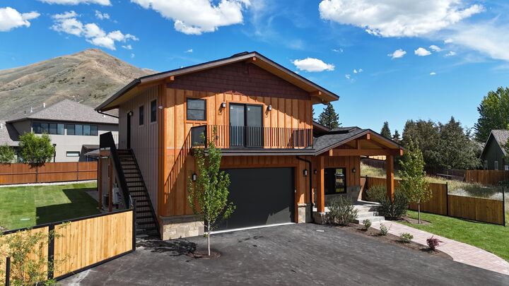 Property Photo: 471 Maple Ridge Loop ID 83313
