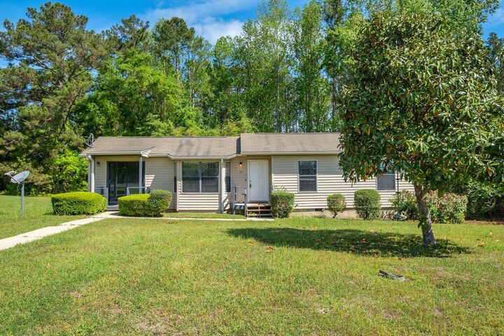 Property Photo:  27 Sierra Road  FL 32333 