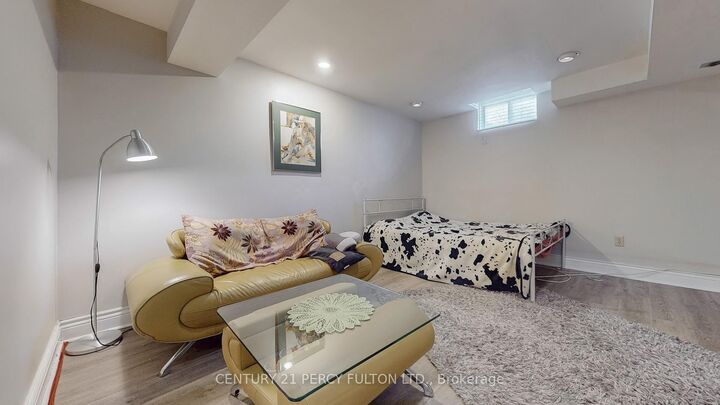 Photo de la propriété:  158 Holm Crescent Bsmnt  ON L3T 5J3 