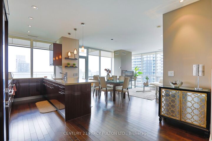 Photo de la propriété:  80 John Street 4002  ON M5V 3X4 