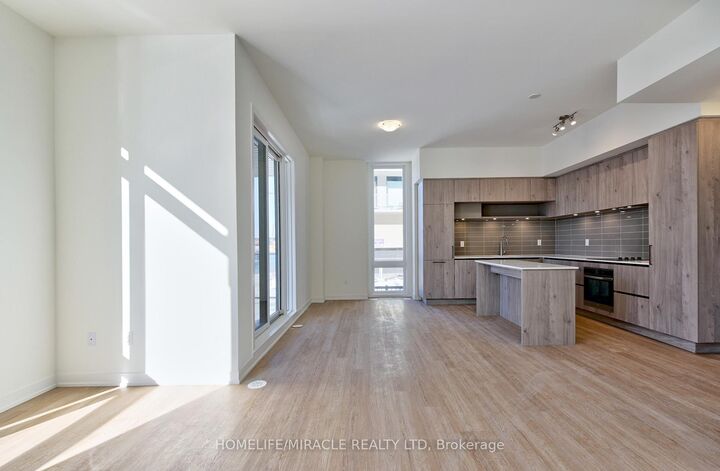 Property Photo:  14 David Eyer Road 1017  ON L4S 0N5 