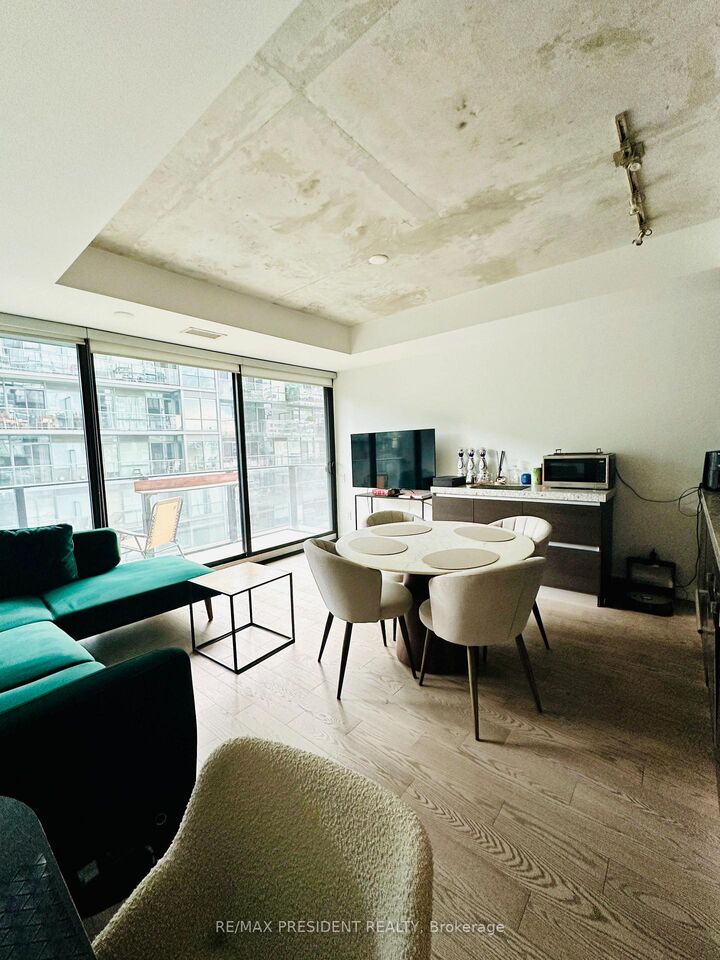 Property Photo: 38 Stewart Street 703 ON M5H 0H1