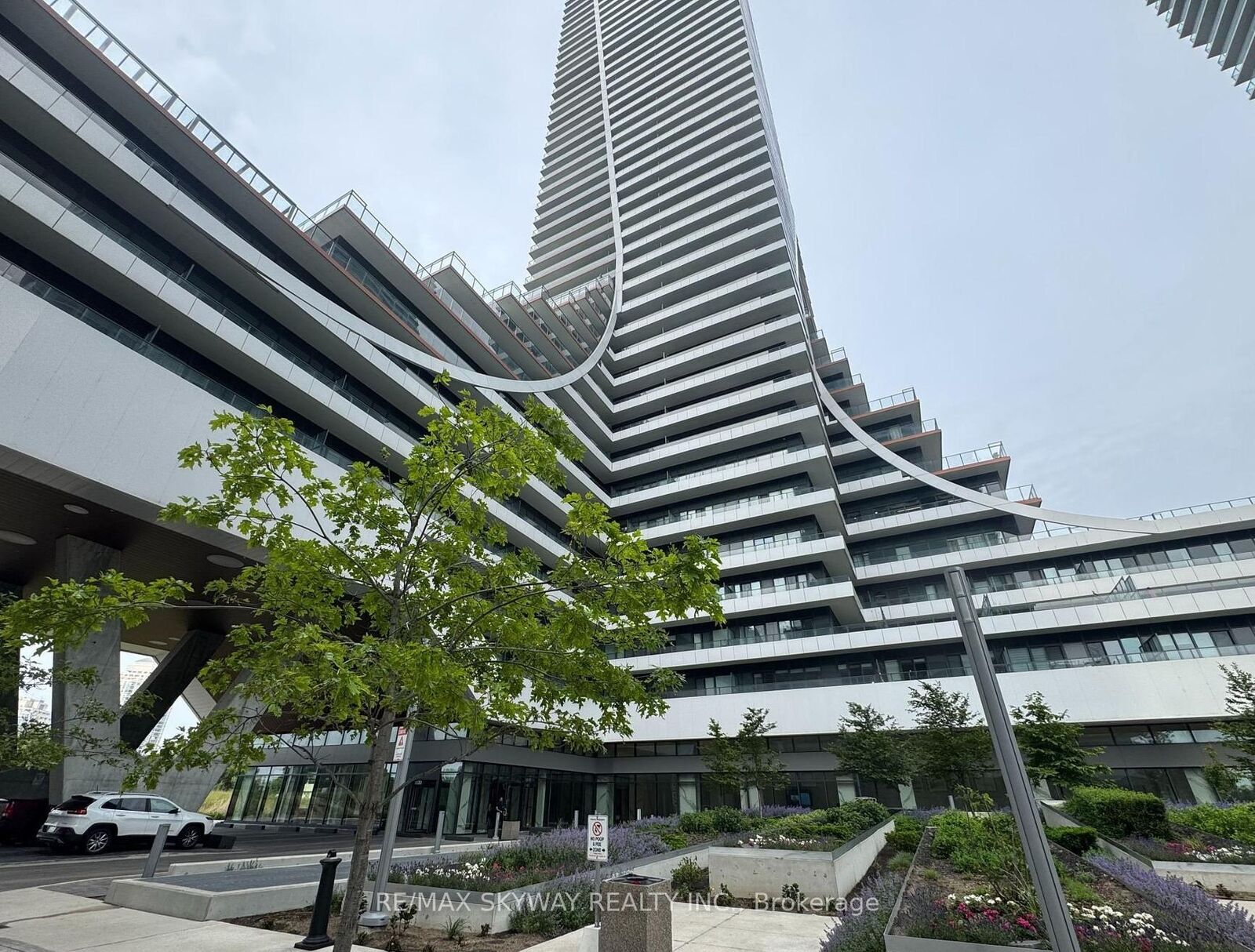 Property Photo: 30 Shore Breeze Drive 4511 ON M8V 0J1