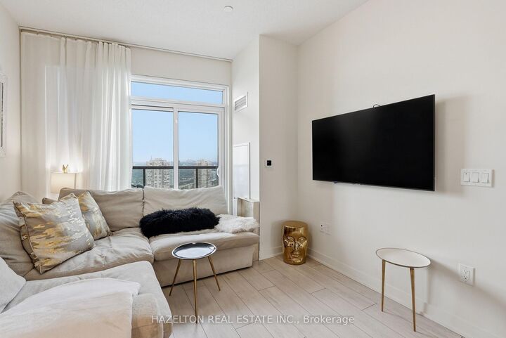 Photo de la propriété: 38 Annie Craig Drive 4201 ON M8V 0G9
