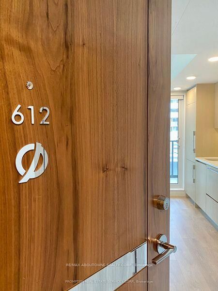 Property Photo:  38 Widmer Street 612  ON M2K 1C5 
