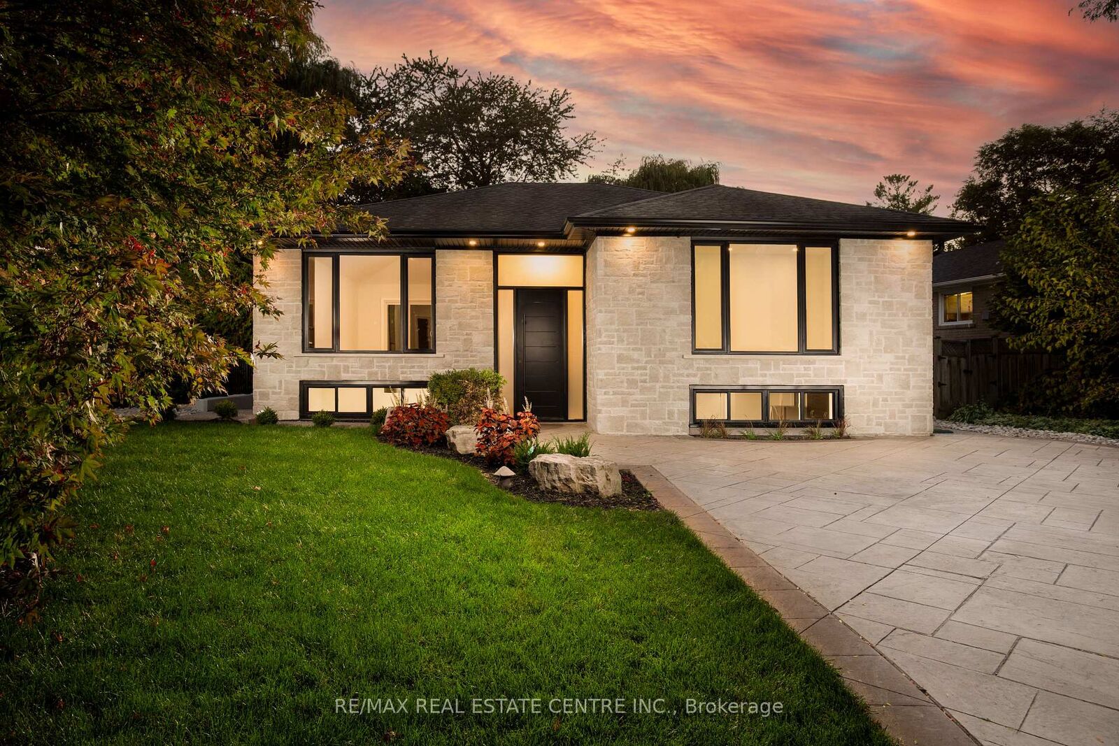 Property Photo: 446 Willis Drive ON L6L 4V5